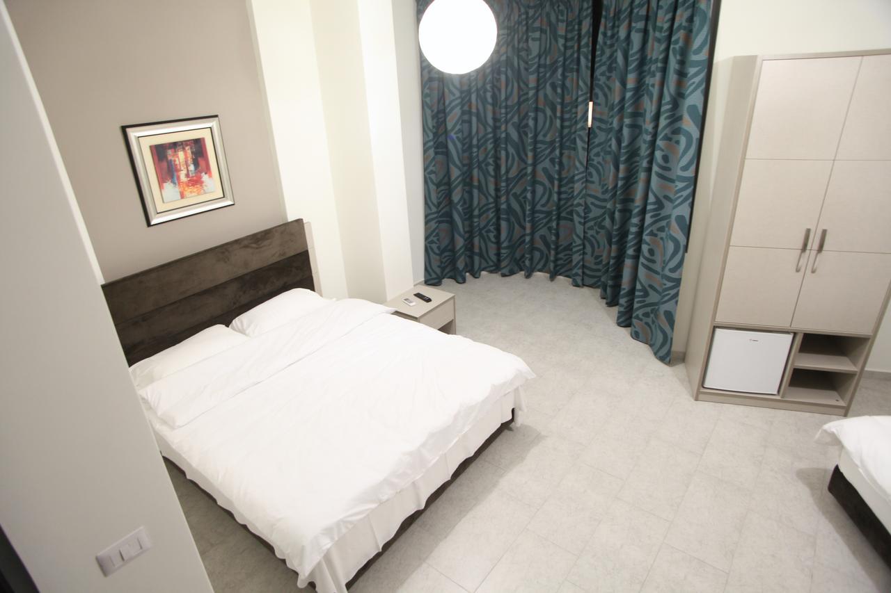 Fjortes Hotel Vlorë Esterno foto