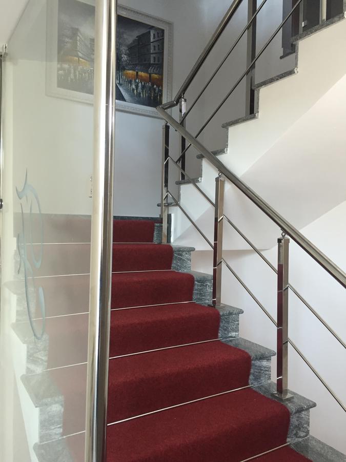 Fjortes Hotel Vlorë Esterno foto