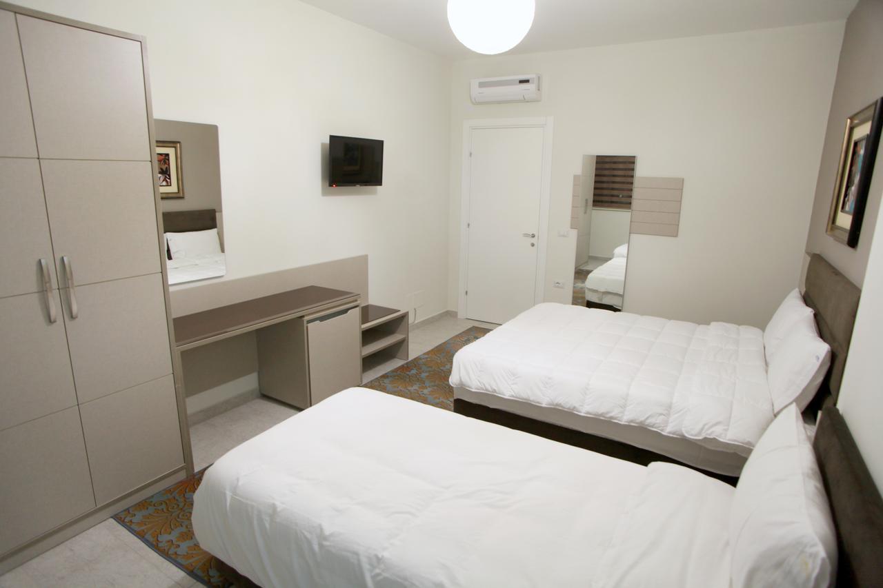 Fjortes Hotel Vlorë Esterno foto