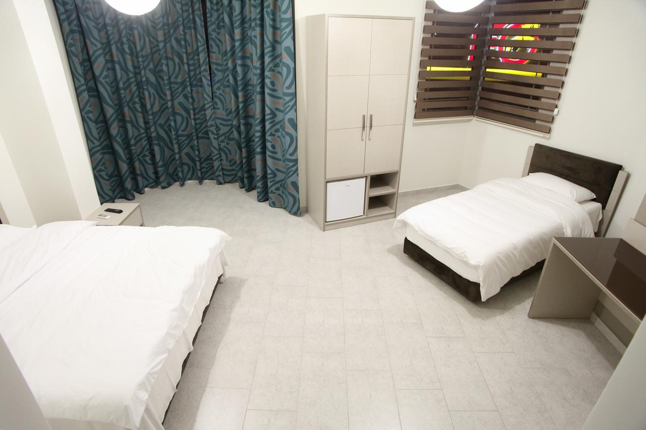 Fjortes Hotel Vlorë Esterno foto