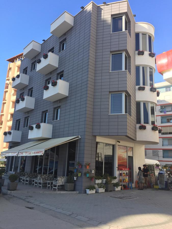 Fjortes Hotel Vlorë Esterno foto